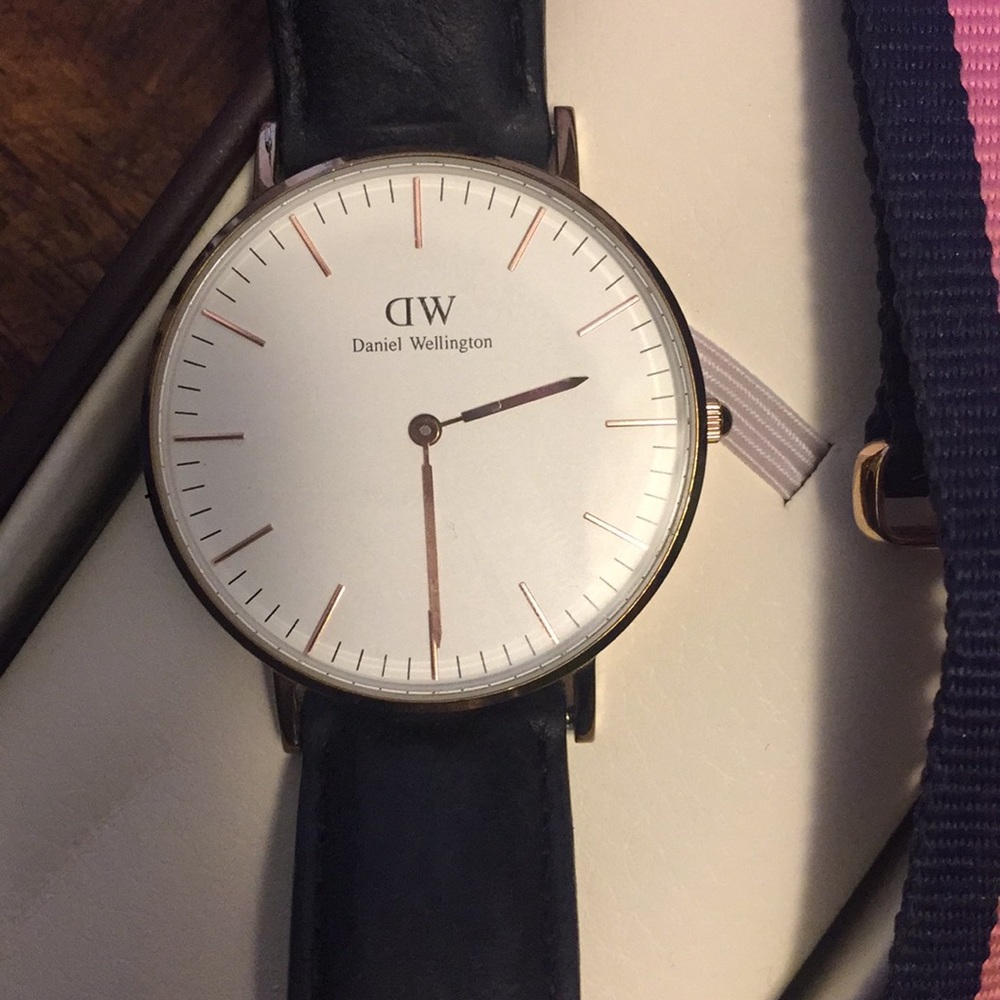 Daniel Wellington Watch - Picture 5 of 5